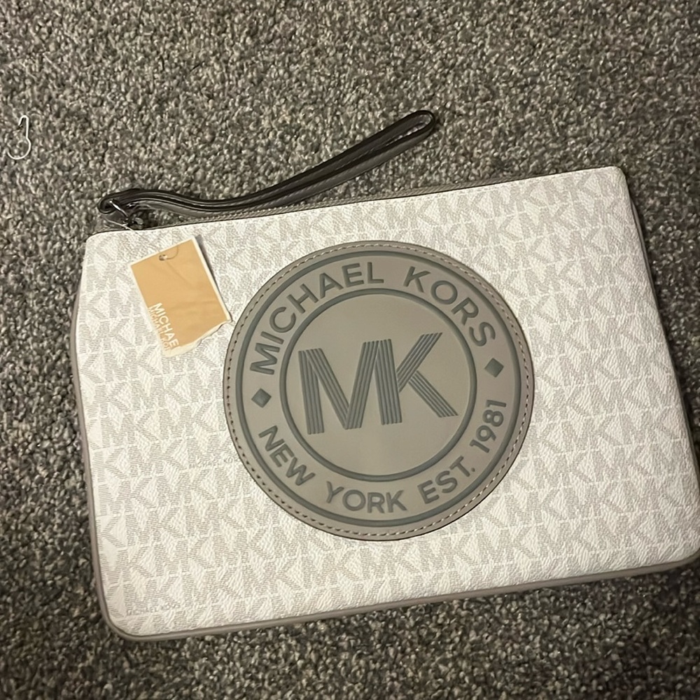 NWT michael kors wristlet